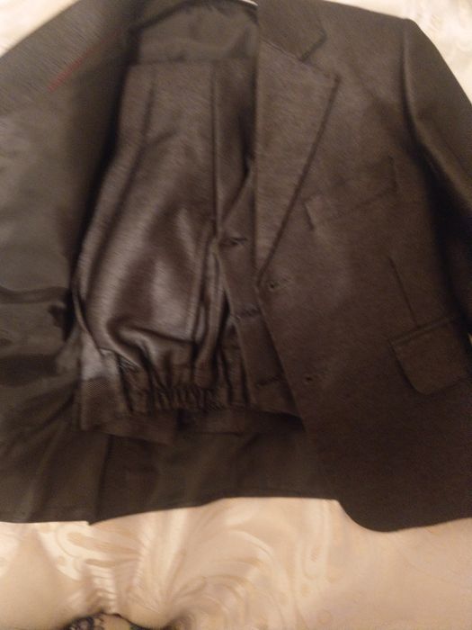 Продаю костюм для мальчика