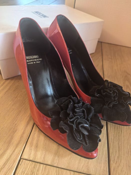 Moschino червен лак, без забележка