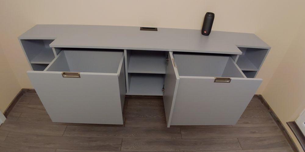 Шкаф за стена (цвят сиво-син)