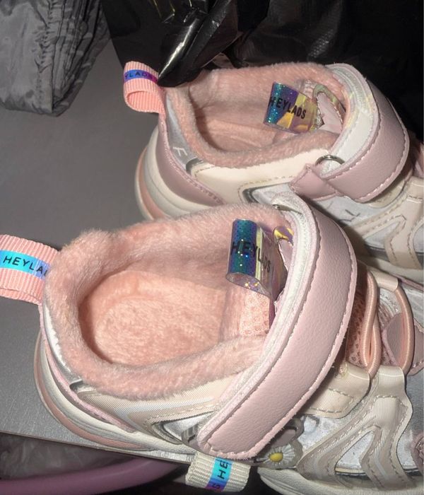 Детские кроссовки