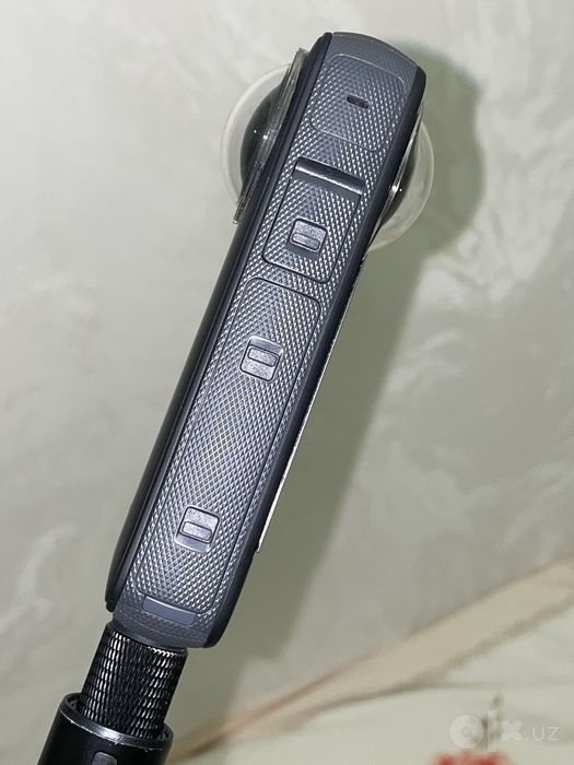 insta 360 x3 camera