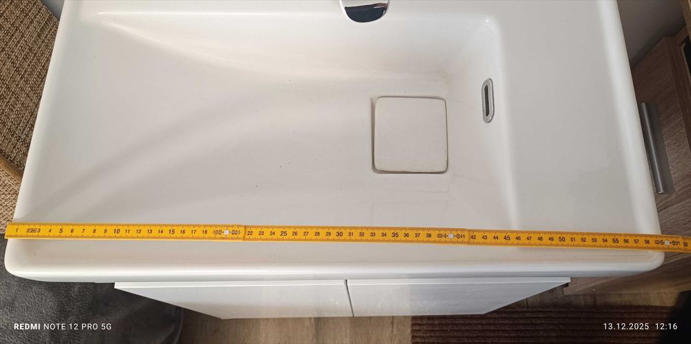 Vând lavoar baie îngust cu dulap și baterie