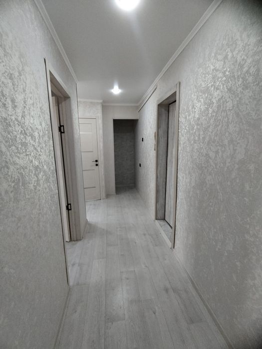 Продам 2 ух.комн кв в центре район Тайги