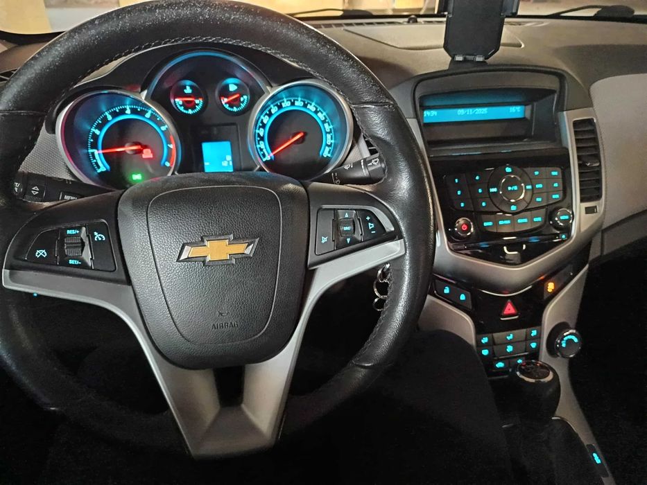 Chevrolet Cruze LS 1.6 benzină – 124 CP – 2011 – Stare excelentă