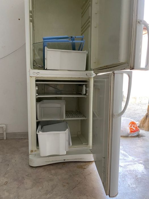 Холодильник рабочий