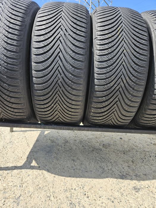 Vând anvelope iarna 225/55/17 225/55r17 MICHELIN