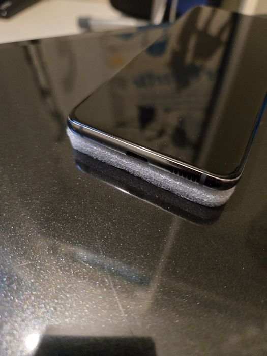 Продам Samsung Galaxy S20 8/128gb.