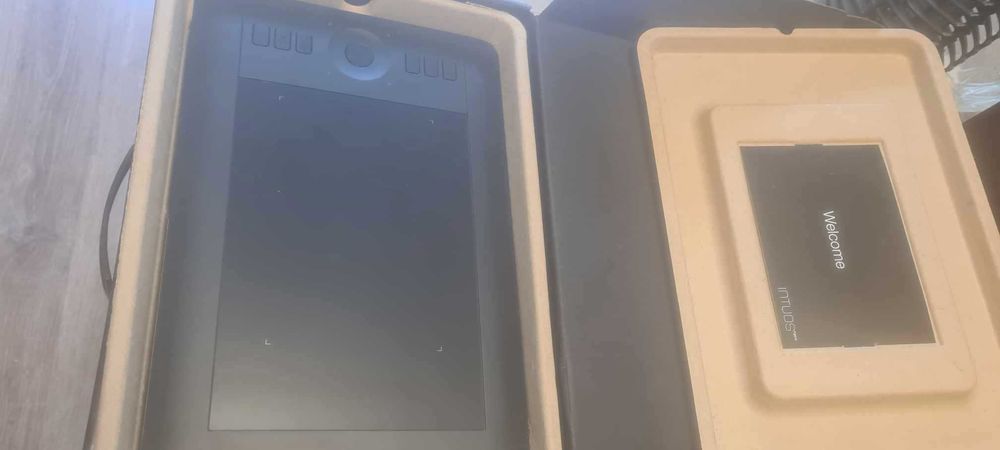 Графичен таблет Wacom Intous PTH-451