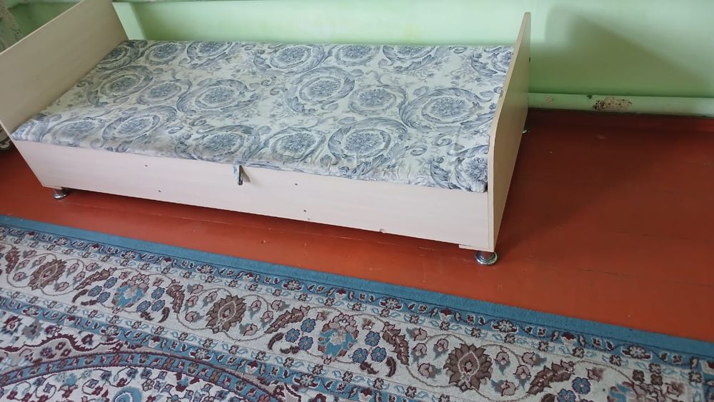 Продается диван, комот