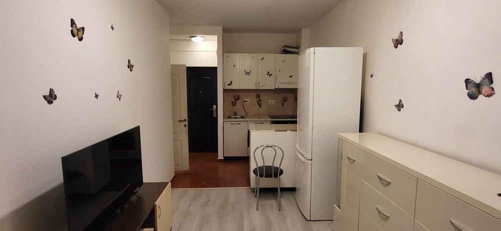 Inchiriez apartament Uta la parter
