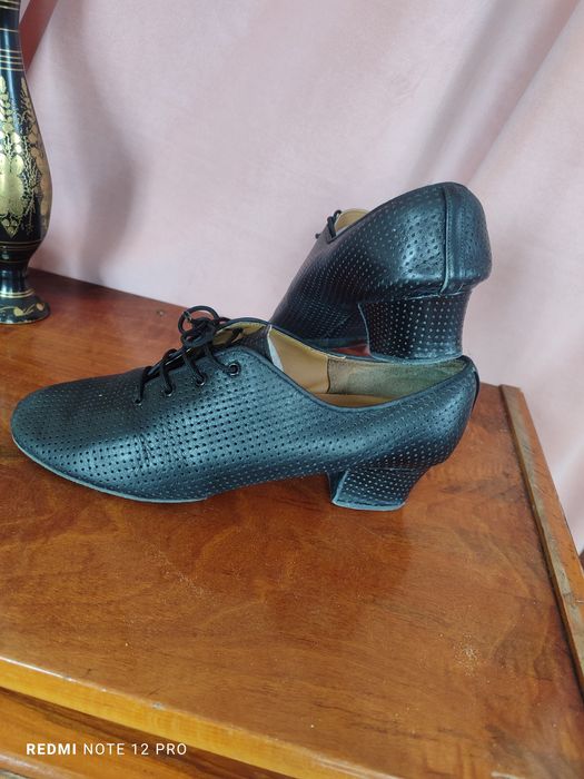 Отдам туфли для танцев 37рр