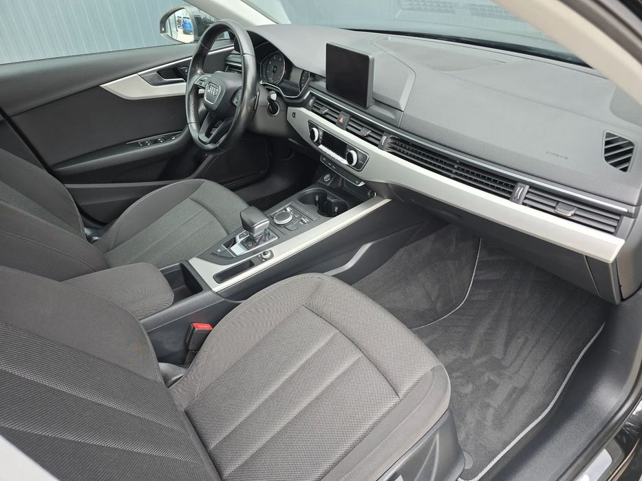 Audi A4 Limuzina