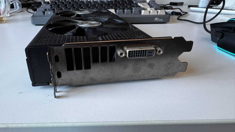 Placă Video Sapphire Radeon RX 470 4GB GDDR5 - Port DVI