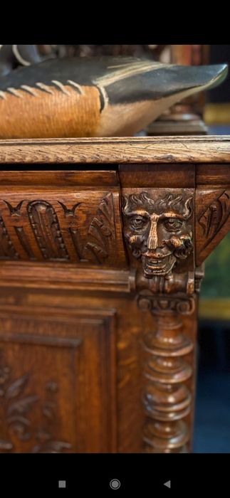 Антикварный шкаф Франция