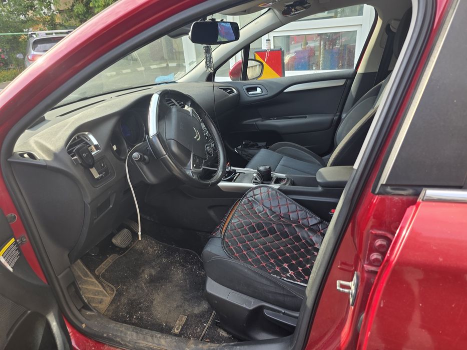 Vând Citroën C4 Hatchback