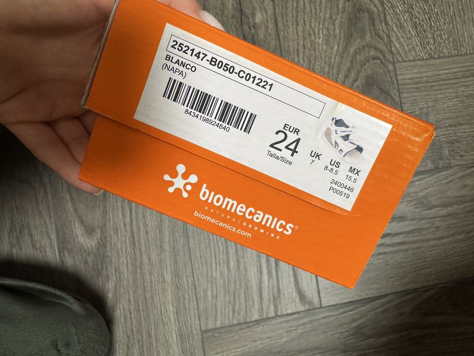 Sandale biomecanics marimea 24