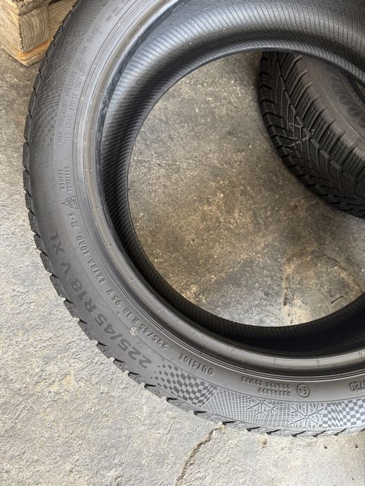 4 anvelope iarna 255/40/18 + 225/45/18 , Continental , RunFlat (* Bmw ) , 6.5 mm !