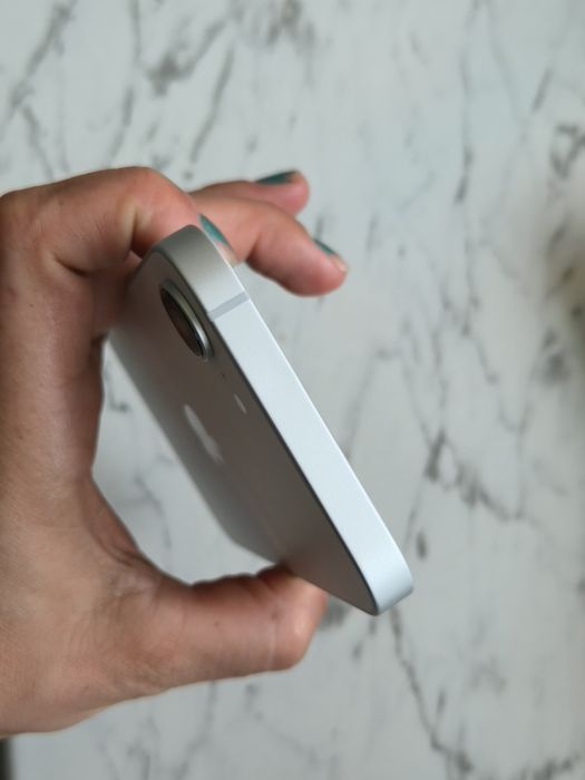 Vand iPhone 16e piese( recarosare)