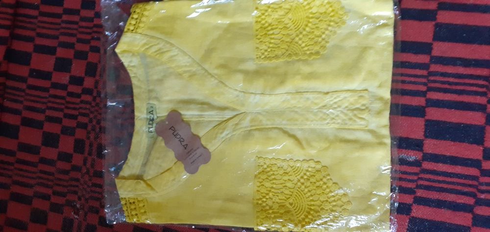 Женская одежда и обувь.