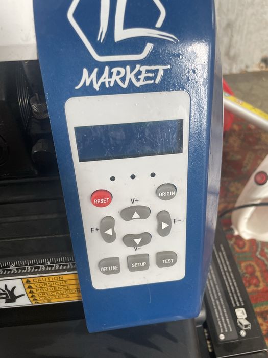 Продам принтер епсон  1800  и  режуший плотер