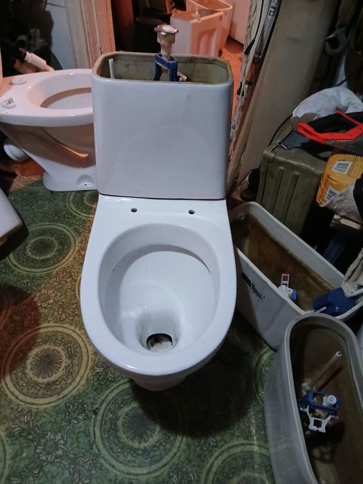 Продам унитаз в хорошем состоянии