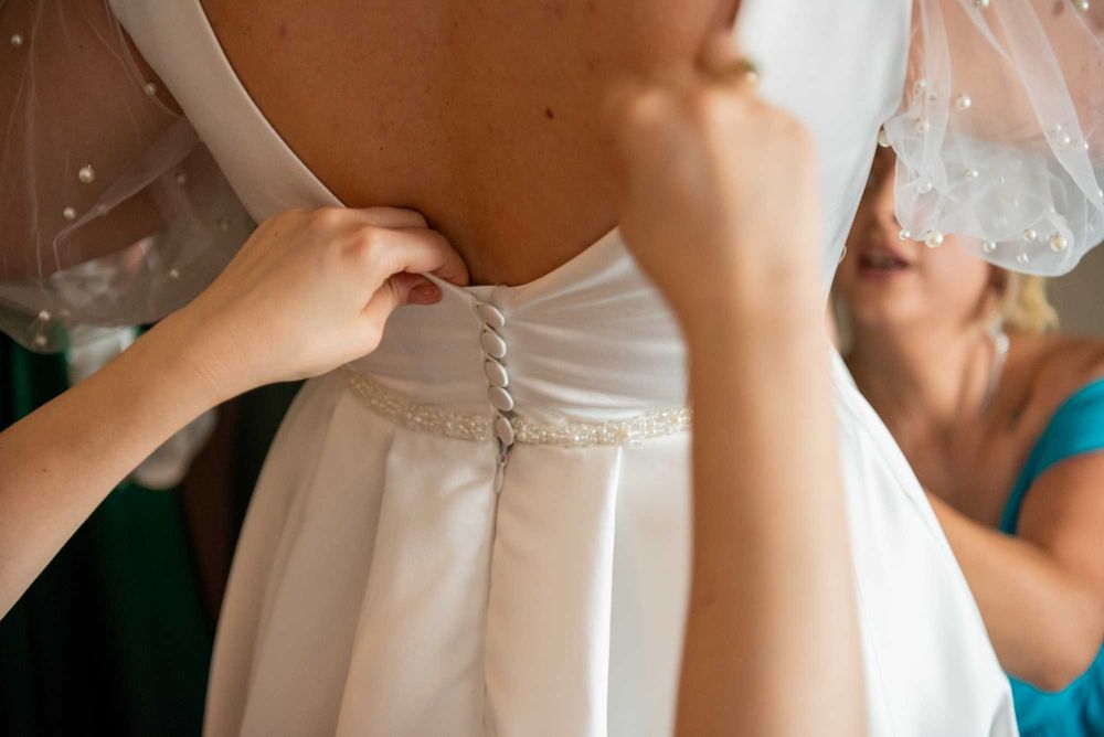 Rochie de mireasa-Atelier Marina Niscoveanu-super pret,purtat o seara!