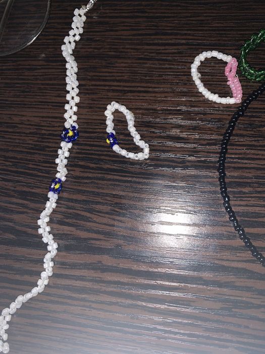 Чокеры,кольца из бисера