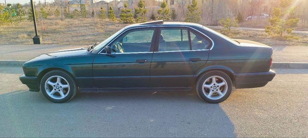 Продам  БМВ Е34.