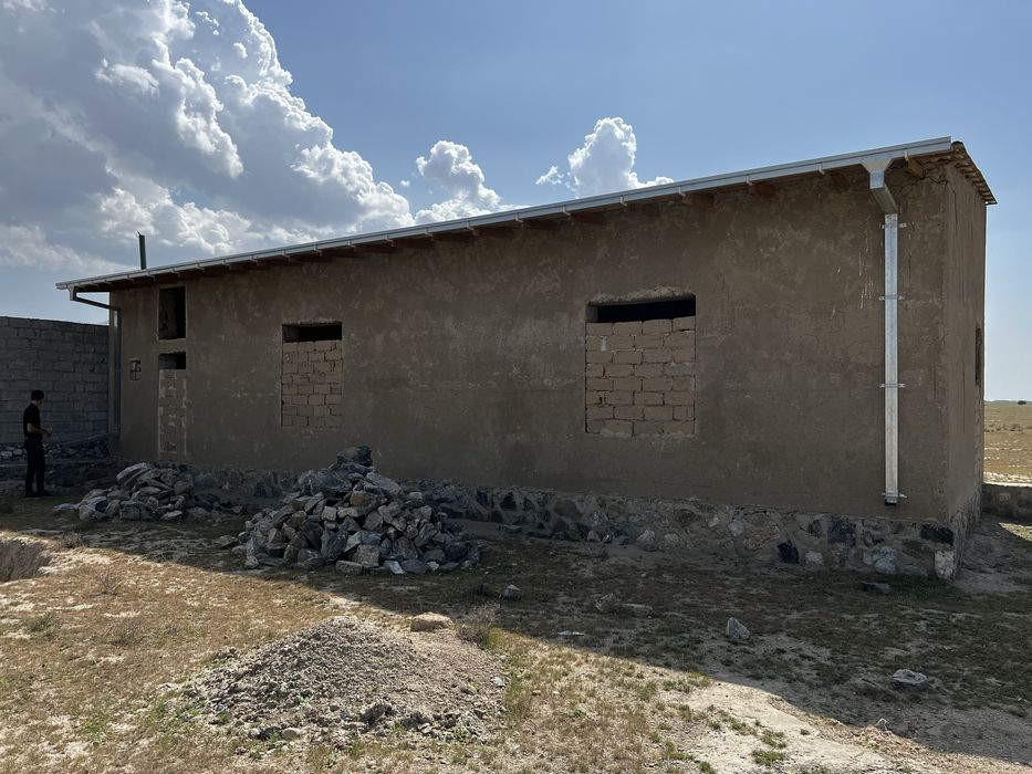 Sazagan tamonda paligonni tugrida 6 sotuxli turar joy