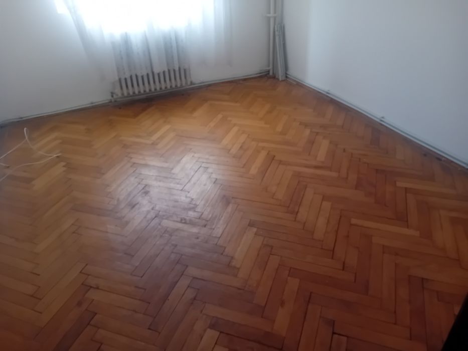 AP 3 Cam B-dul Traian la H-uri parter inalt 65mp balcon centrala boxa