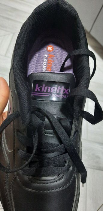 Кроссовки со скидкой