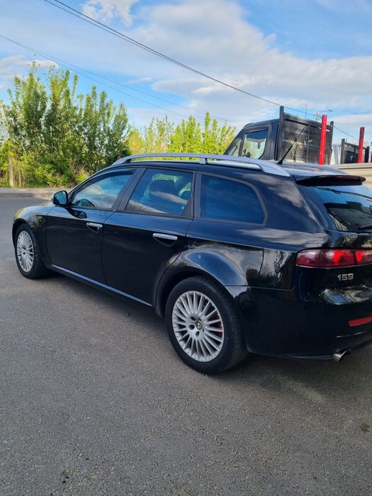 Vând alfa Romeo 159