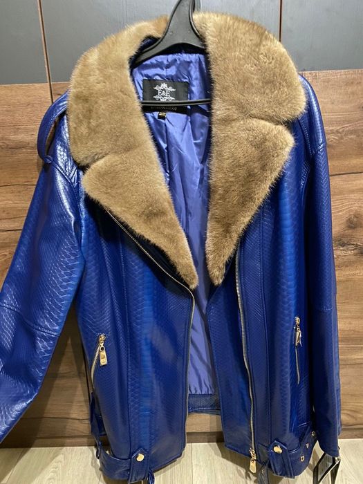 продается женские вещи