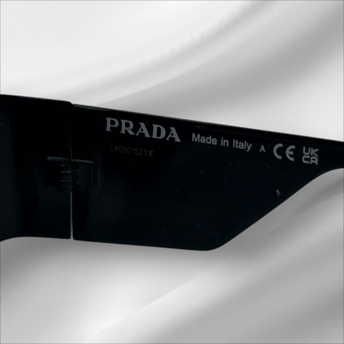 Prada Milano Оригинални дамски слънчеви очила