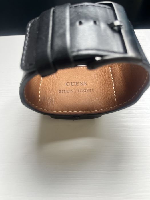 Унисекс часовник Guess
