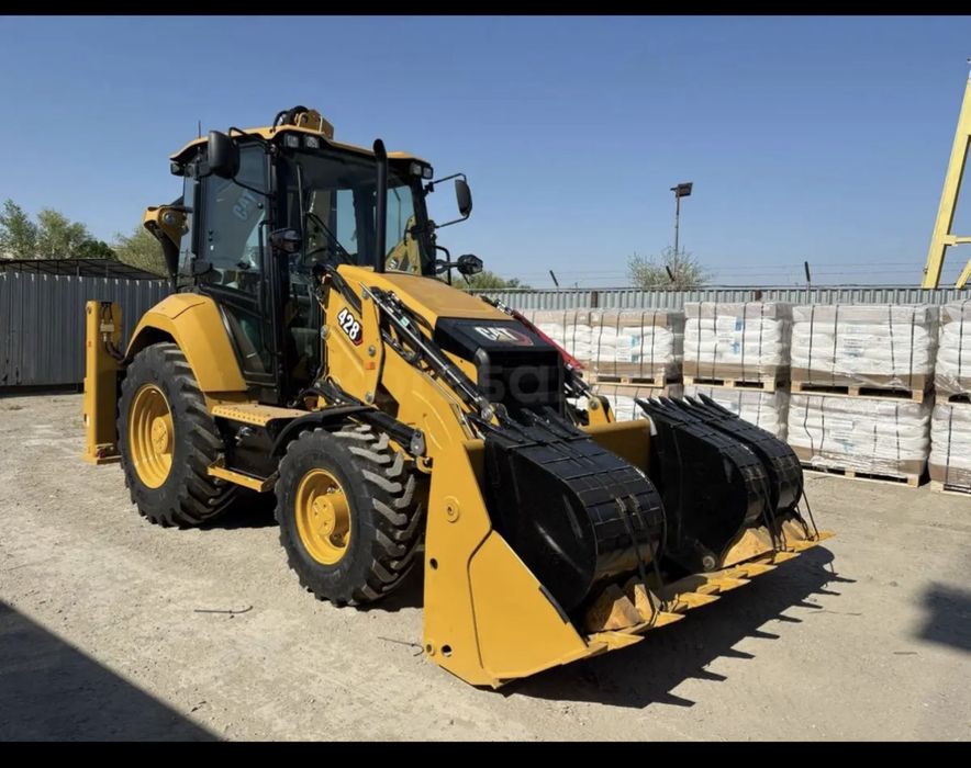 Экскаватор погрузчик CAT 426