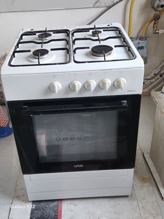 холодильник и газ плита