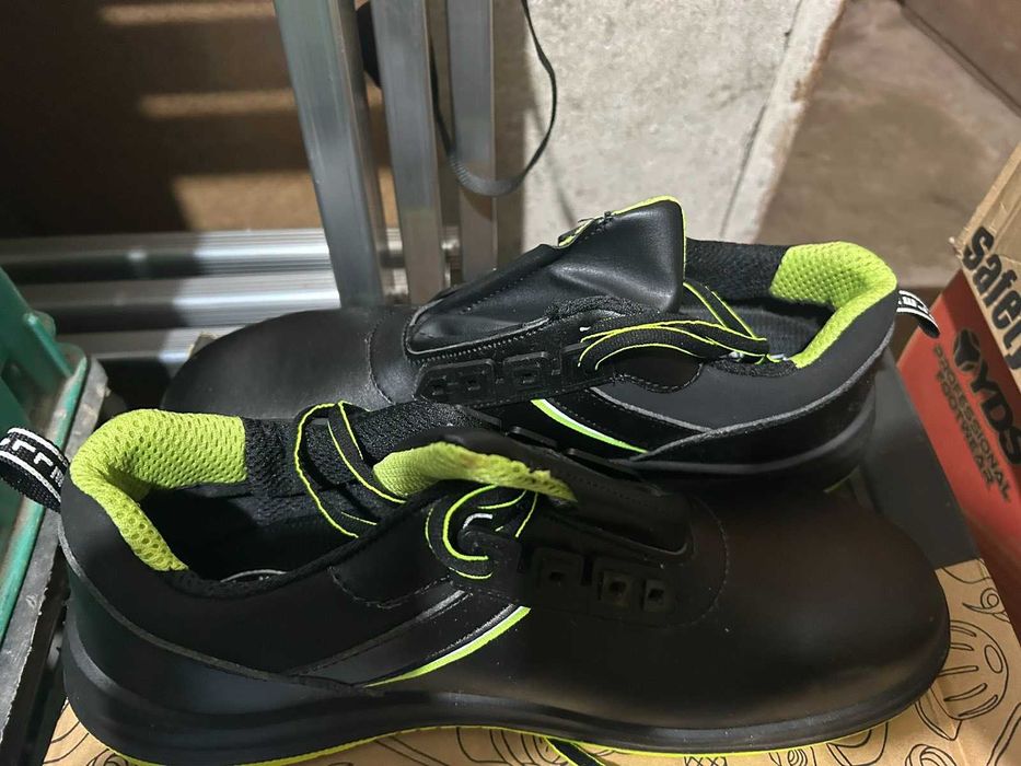 Работни обувки - нови, мъжки и дамски