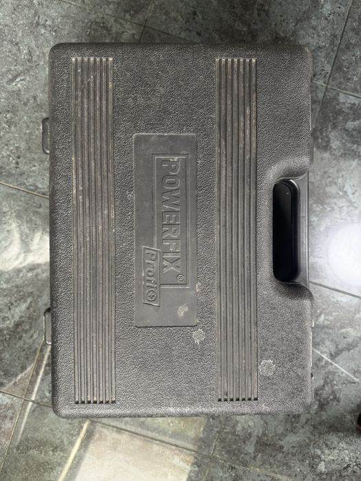 Продаваам комплект инструменти