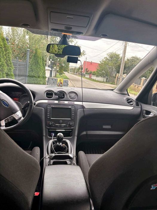 Vând Ford S-Max 2013