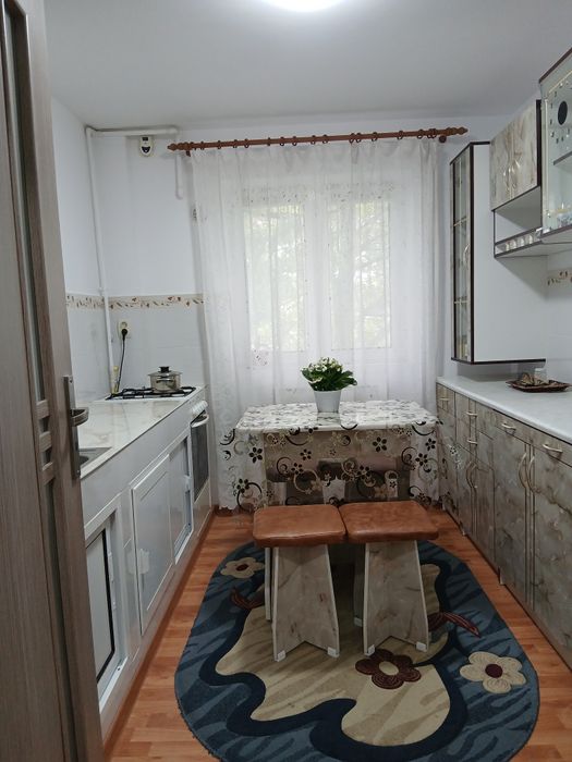 Vind urgent apartament în  Moreni pe strada Tineretului #24