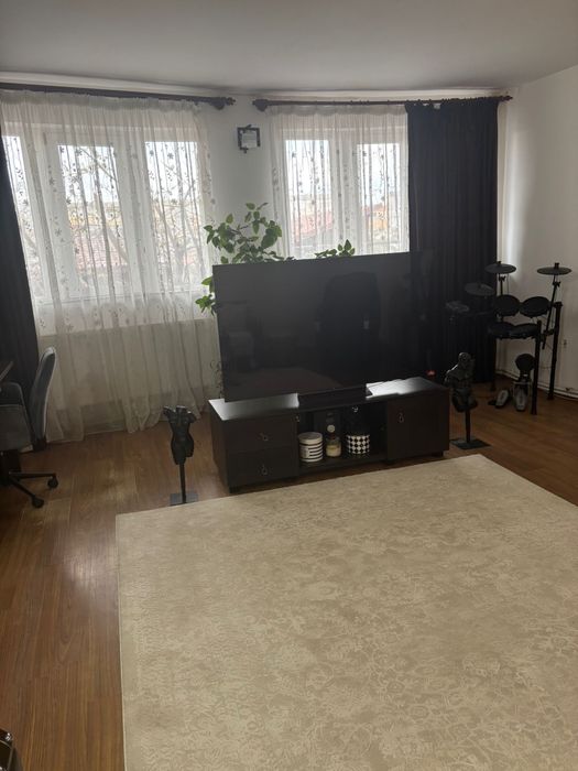 Casa 180 mp utili + 70 mp anexe in centrul Craiovei