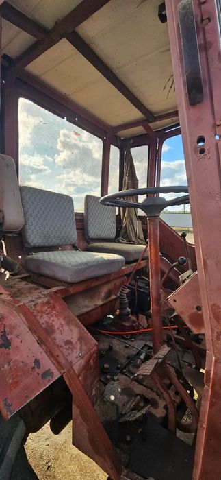 Трактор с кузовом Т-16