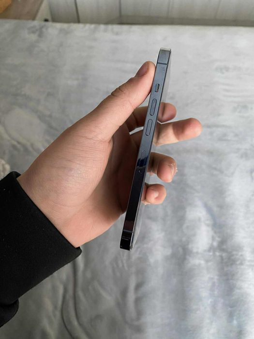 Продавам IPHONE 13 PRO 128 GB Отлично състояние