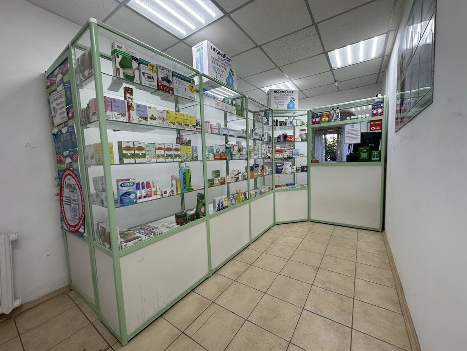 Продам витрины.