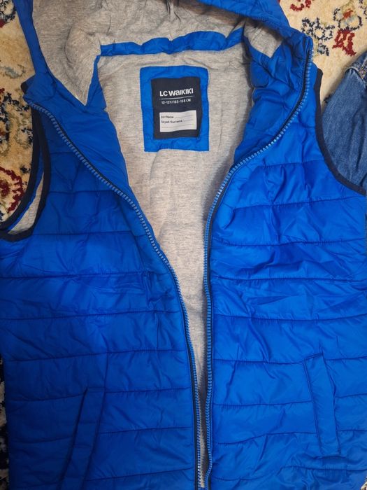 Продам  безрукавку на мальчика