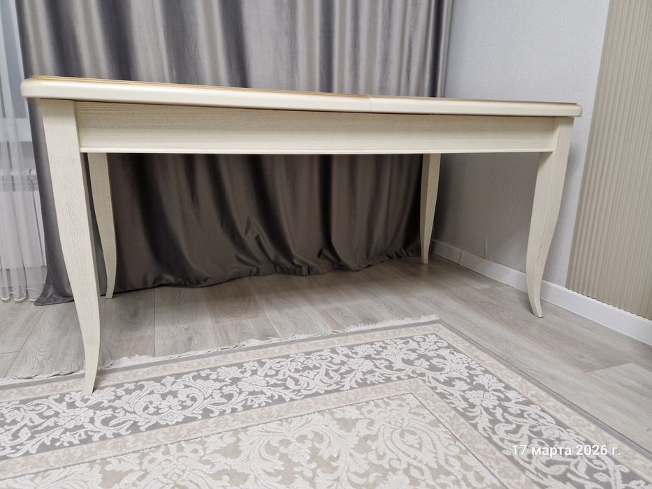 Стол для гостиной