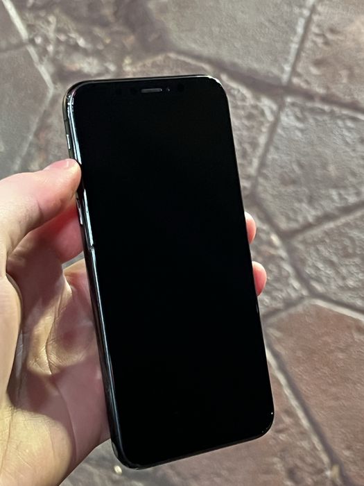 продам айфон xs на 64