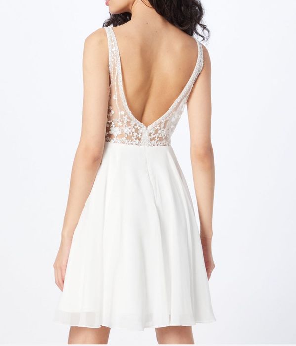 Бяла рокля за моминско или друг повод