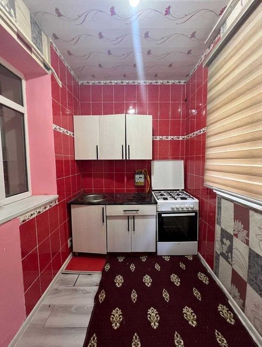 Продаётся 2в3-комнатная квартира в доме 77-серий, 11 квартал. TL